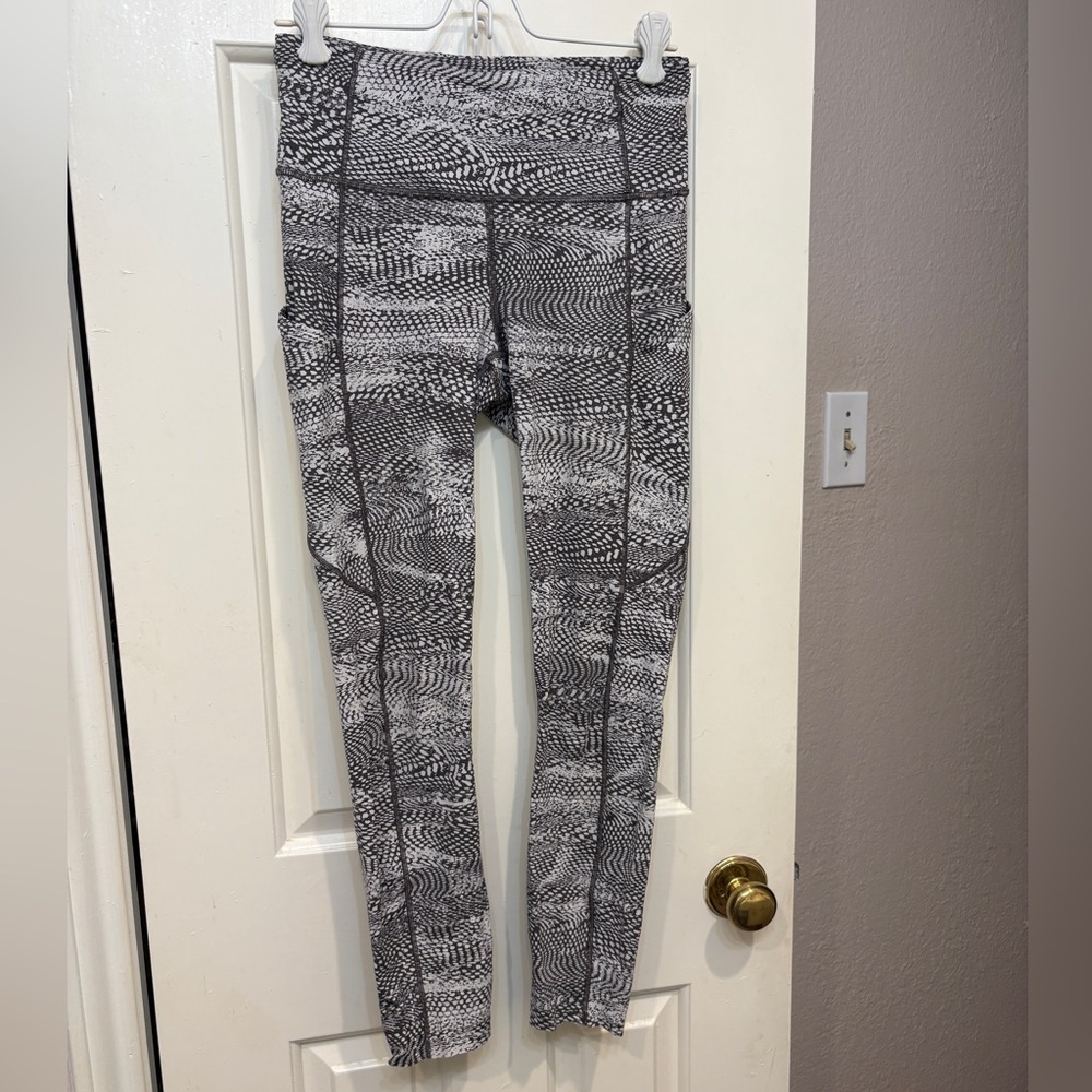Lululemon Fast & Free 7/8 Leggings Size 6 $98 EUC Swerve Vapor Metal Gray